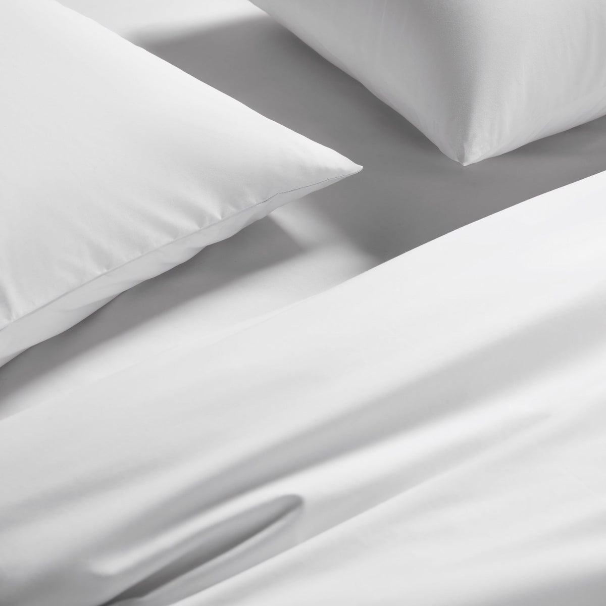 Brooklinen Classic Percale No Flat Sheet Set Bundle