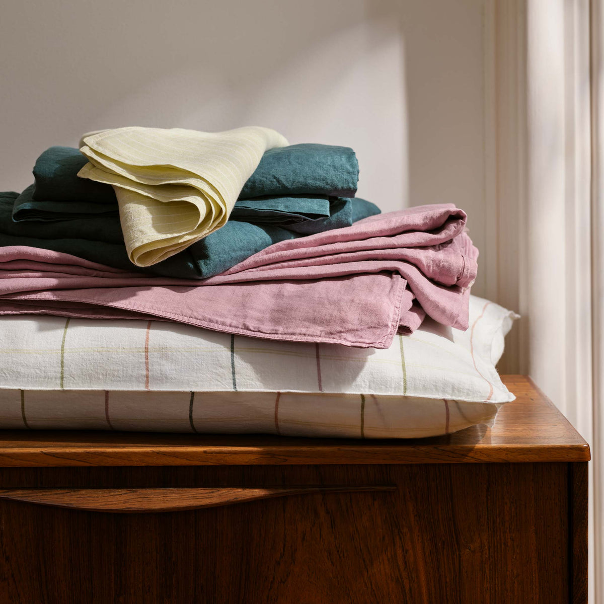 Brooklinen Washed European Linen Duvet Set